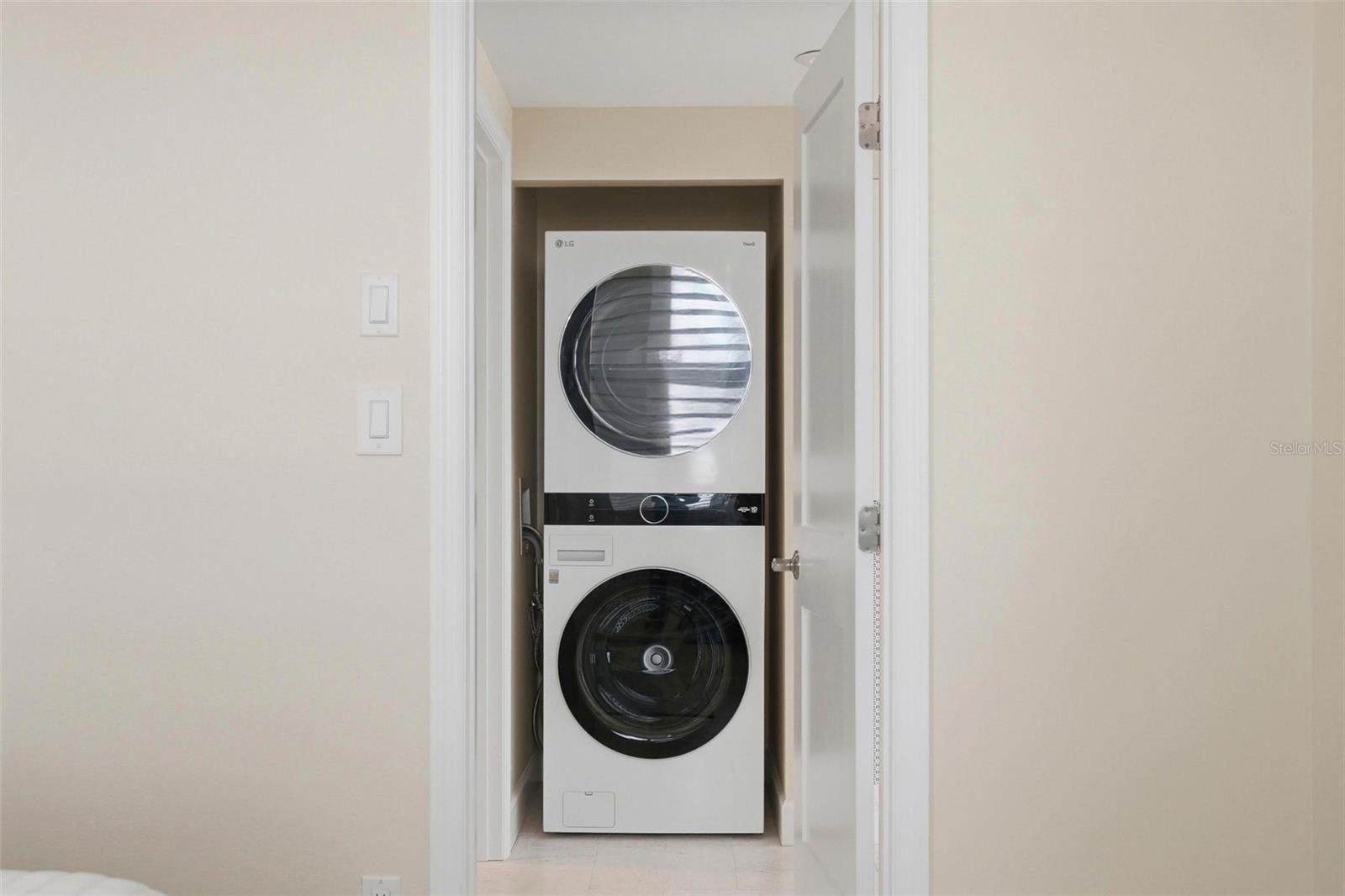 HARBOURSIDE CONDO - Residential