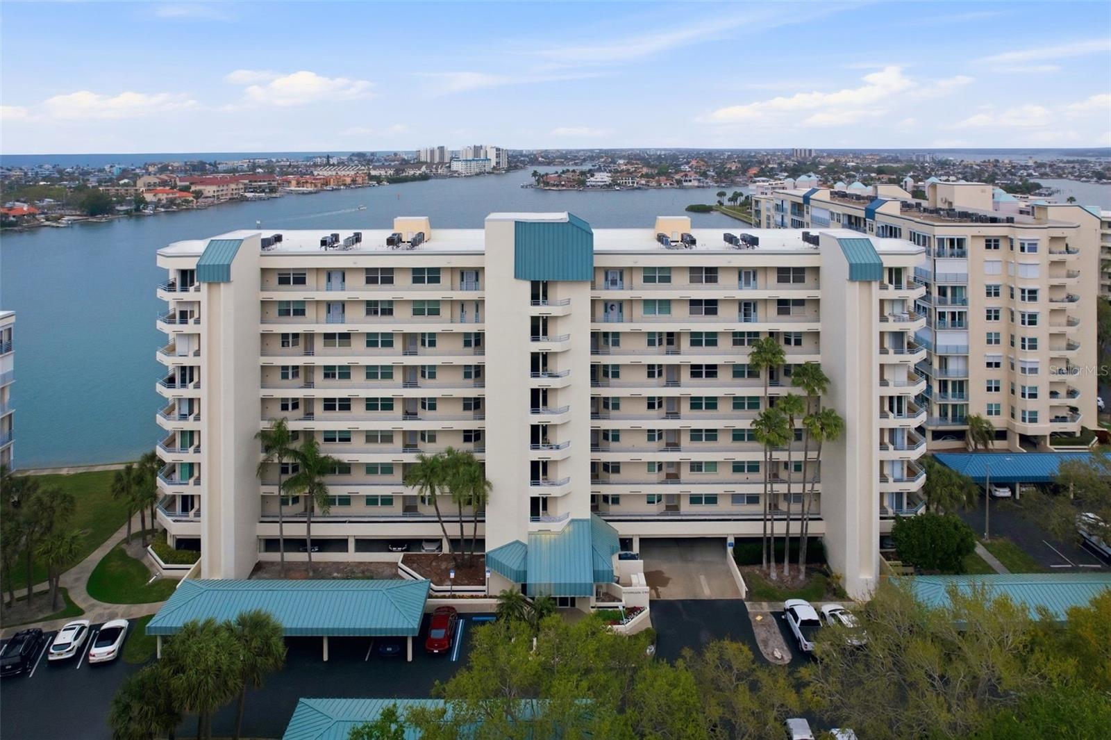 HARBOURSIDE CONDO - Residential