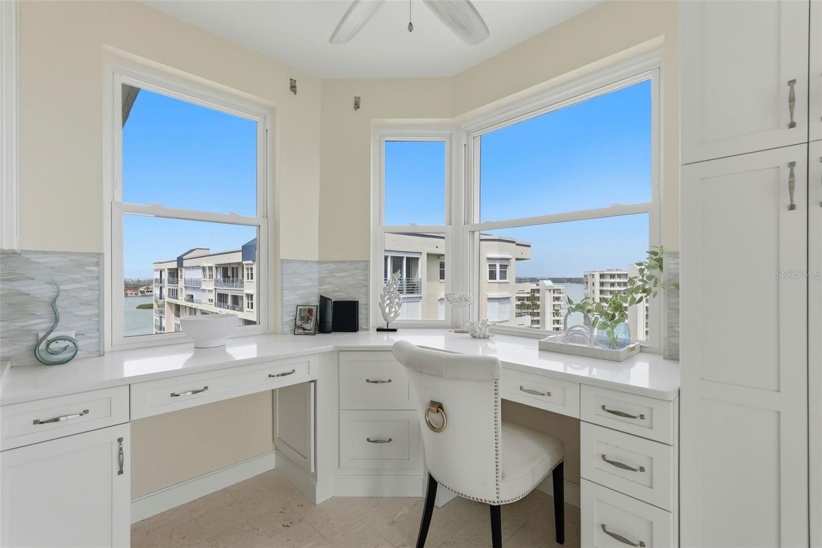 HARBOURSIDE CONDO - Residential