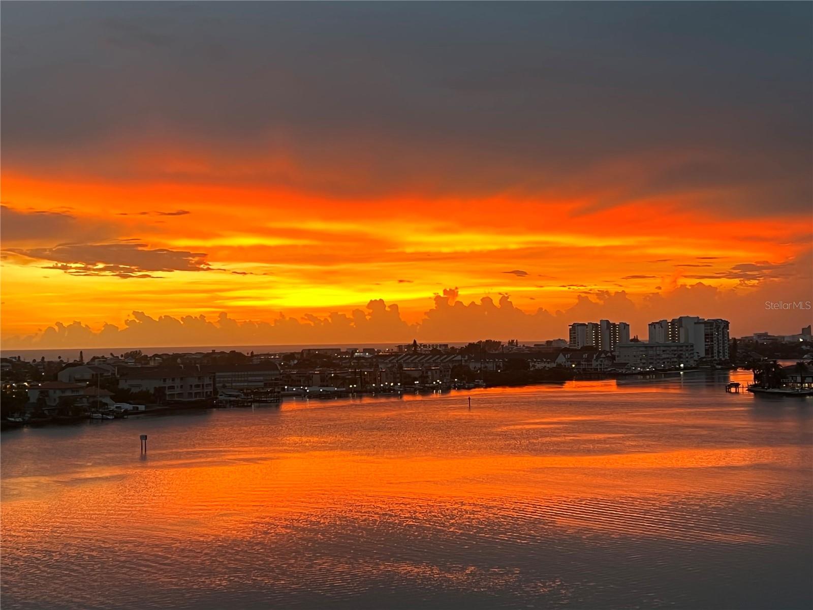 HARBOURSIDE CONDO - Residential