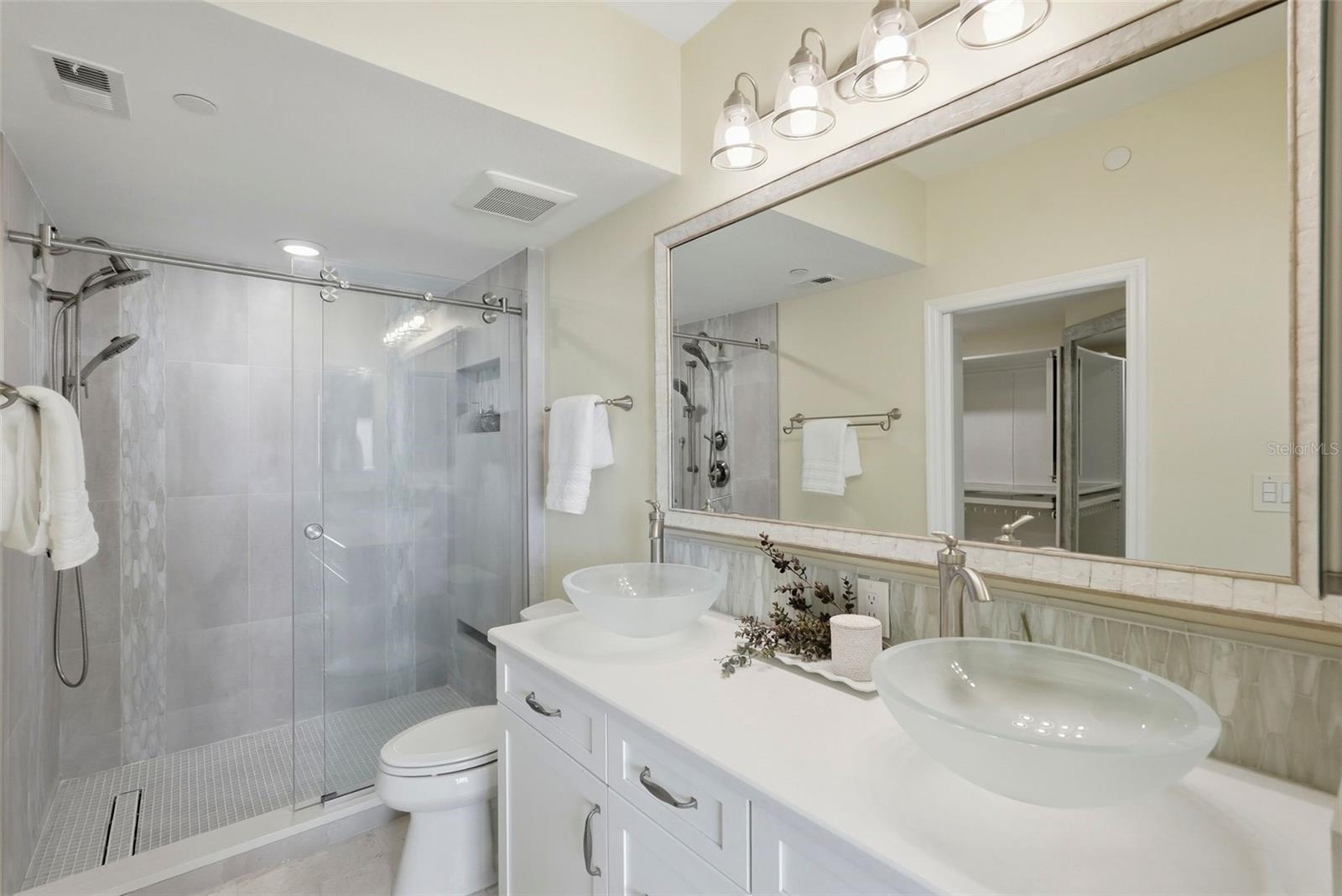 HARBOURSIDE CONDO - Residential