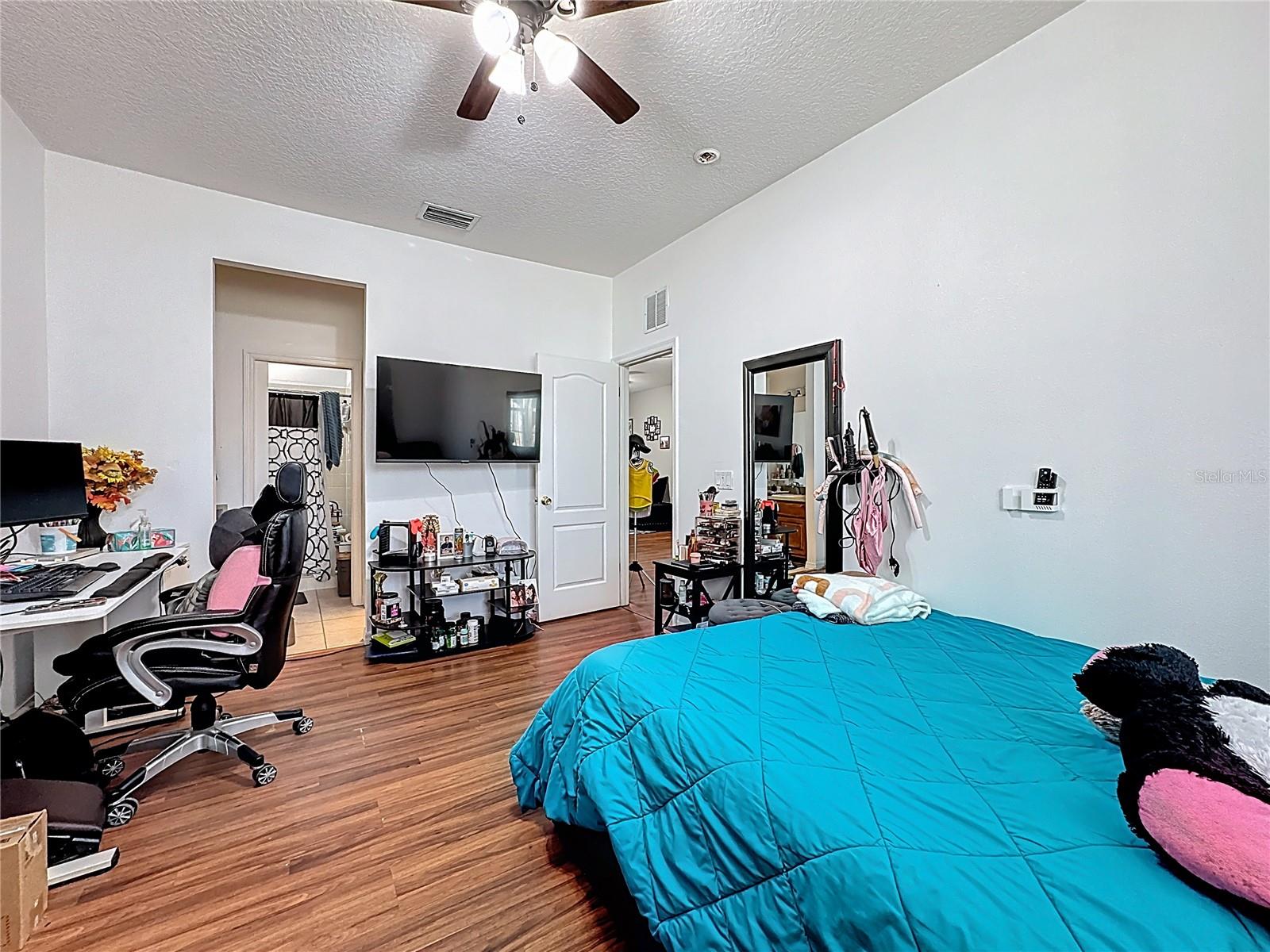 TOWN CENTER VILLAS - Residential