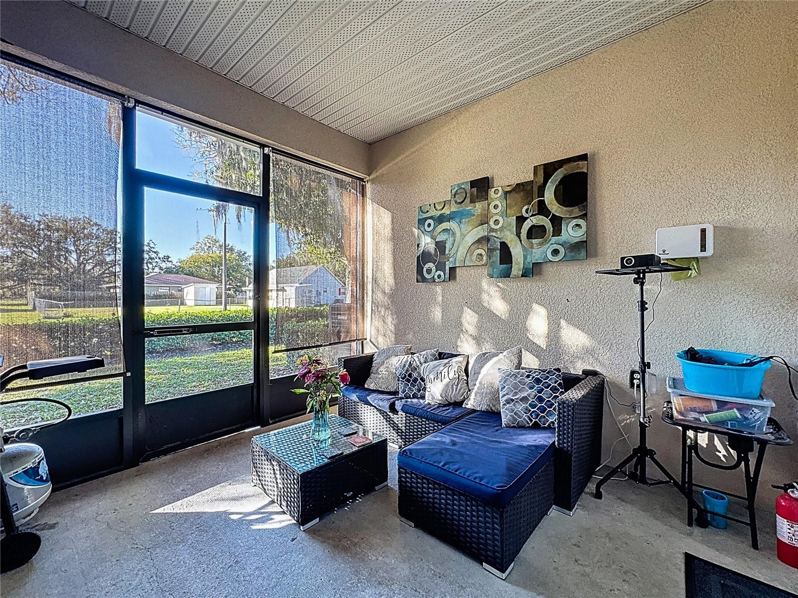 TOWN CENTER VILLAS - Residential