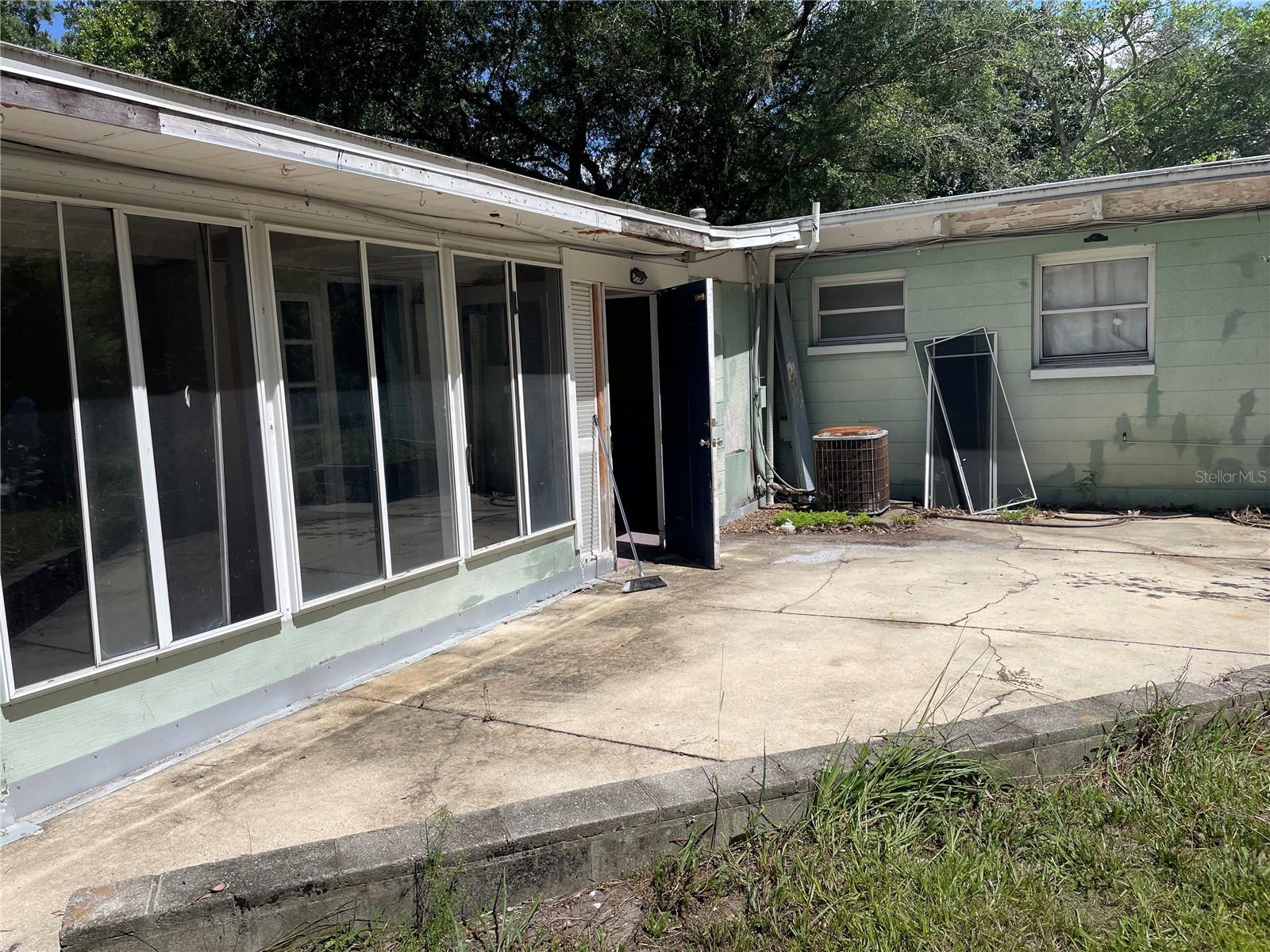 2603 NE 12TH STREET