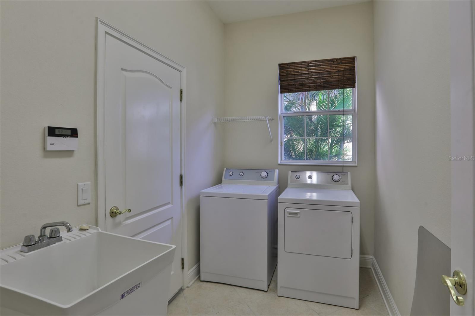 MIRABAY PH 3B-2 - Residential