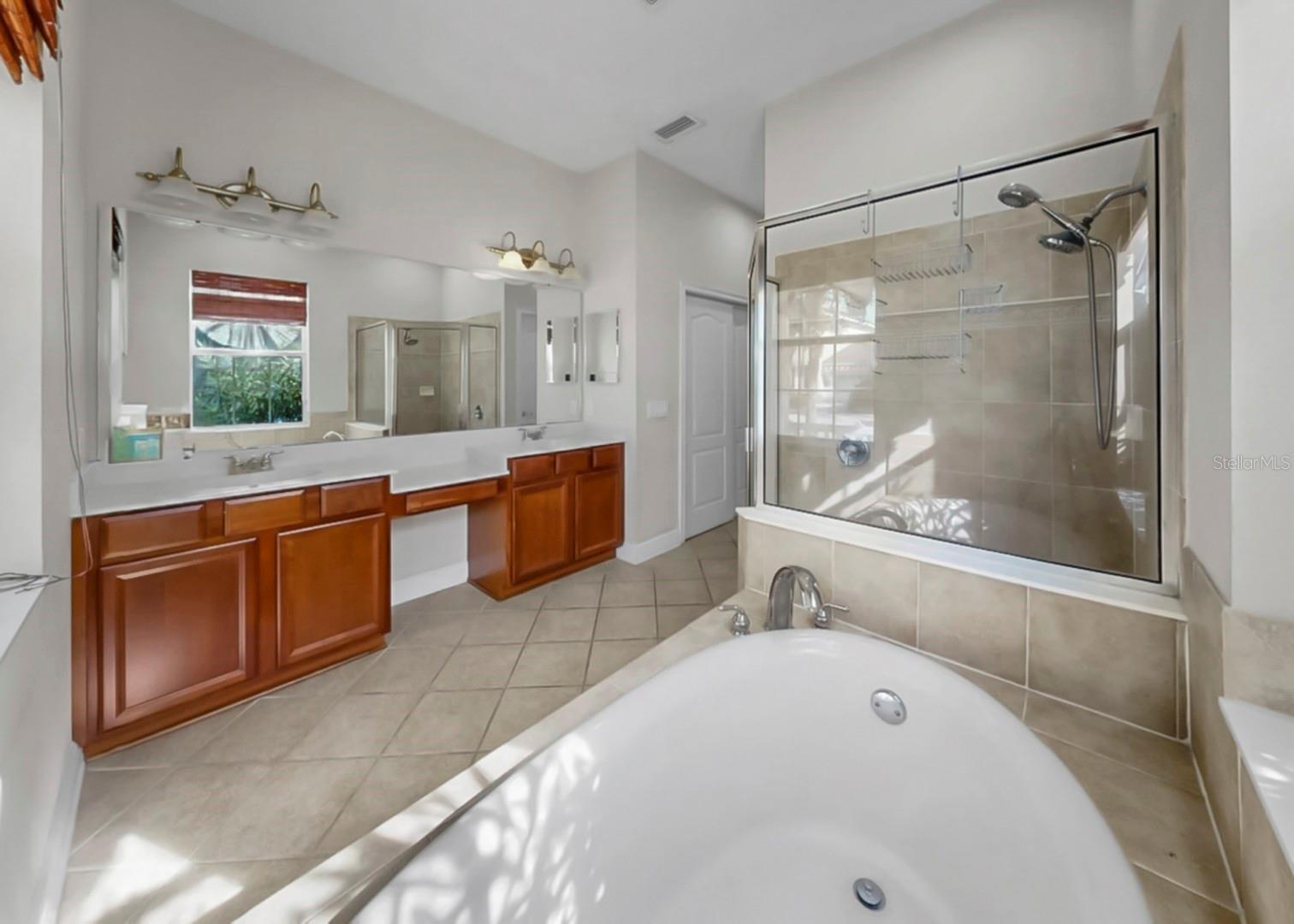 MIRABAY PH 3B-2 - Residential