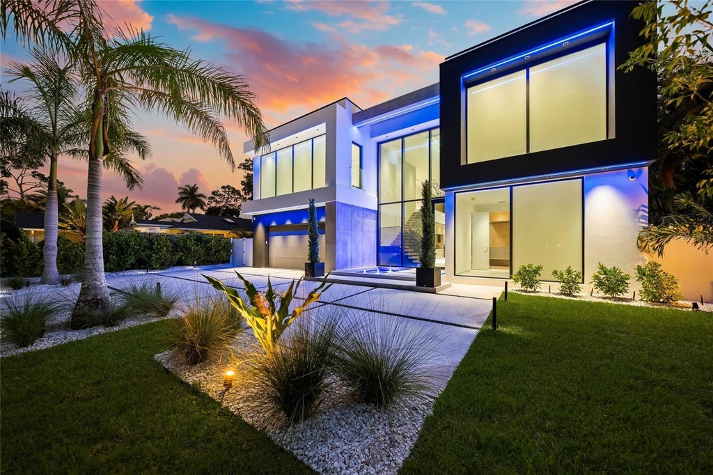 Photo of 1640 Waldemere Street, Sarasota, FL 34239 (MLS # A4701346)
