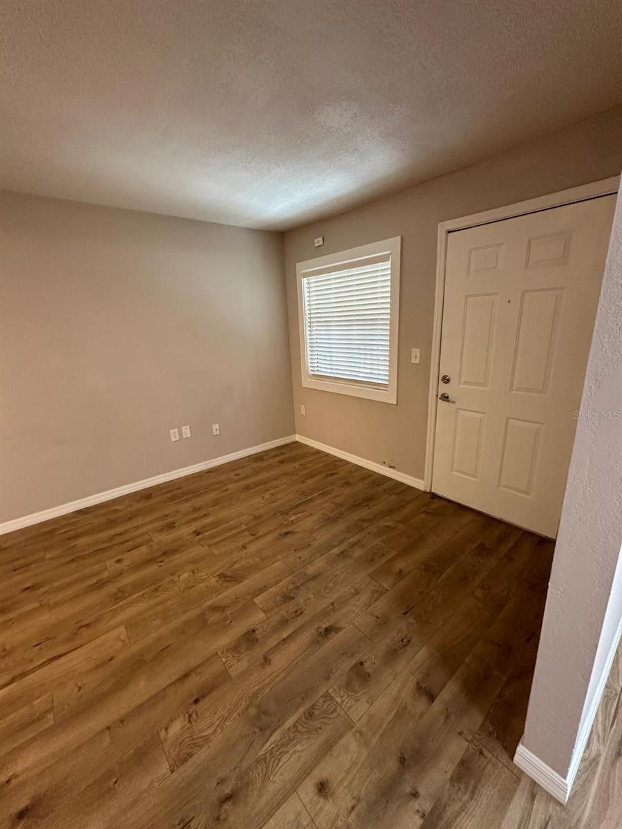 559 FLEMMING WAY 105