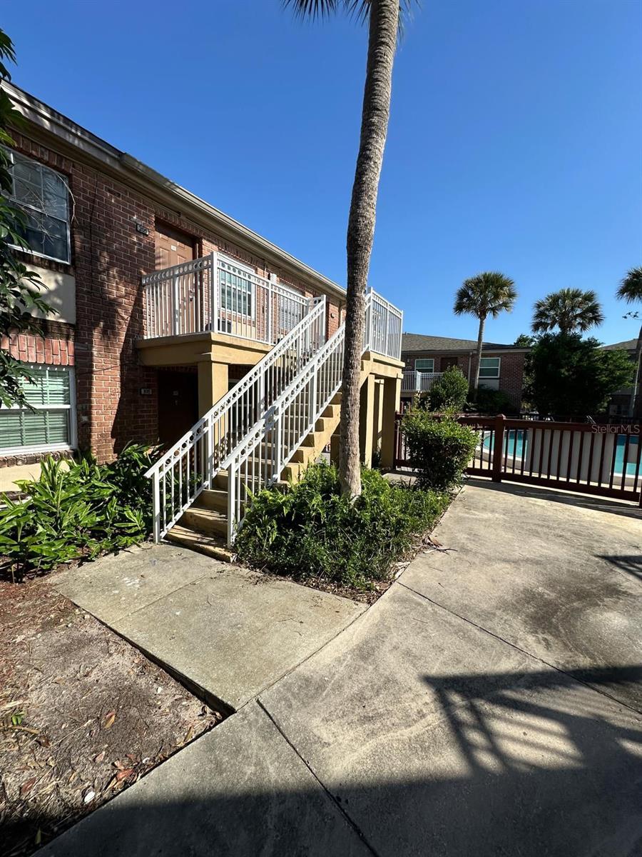 559 FLEMMING WAY 105