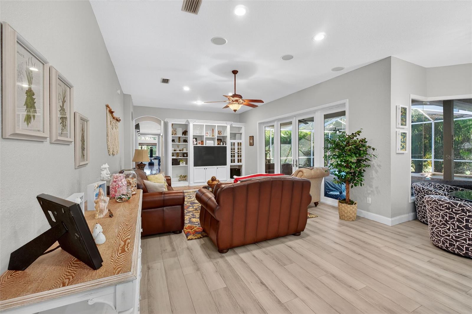 TAMPA PALMS 2B UNIT 2 - Residential