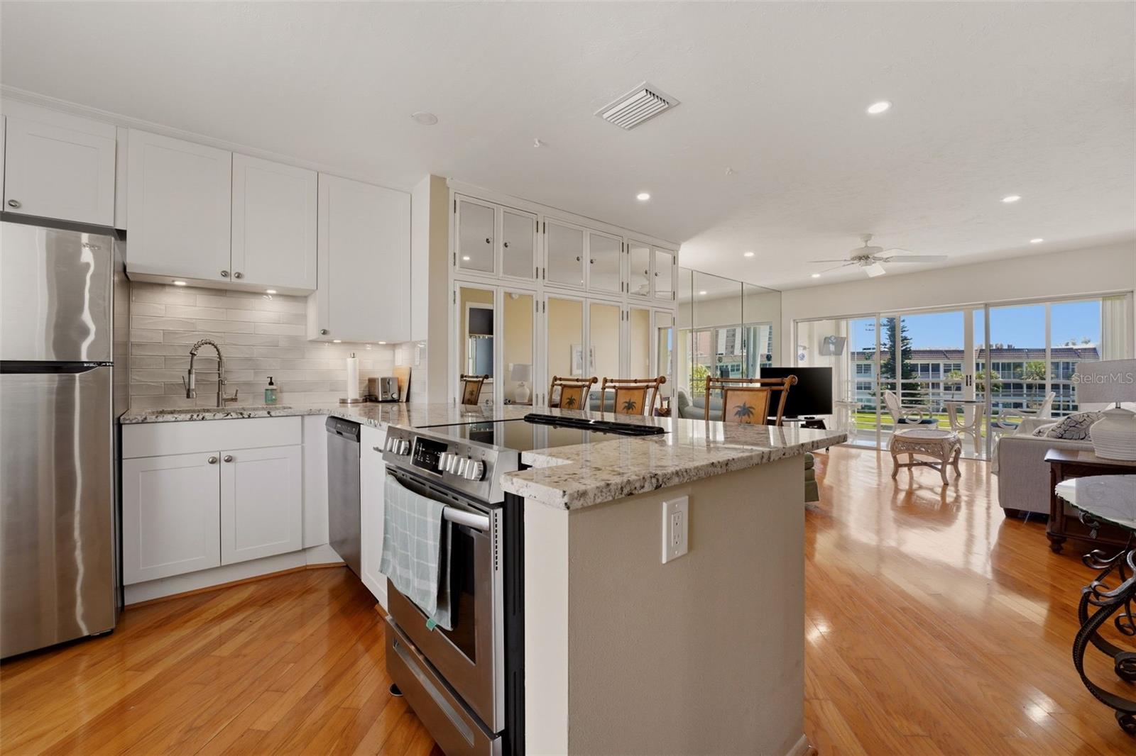 4400 EXETER DRIVE 305