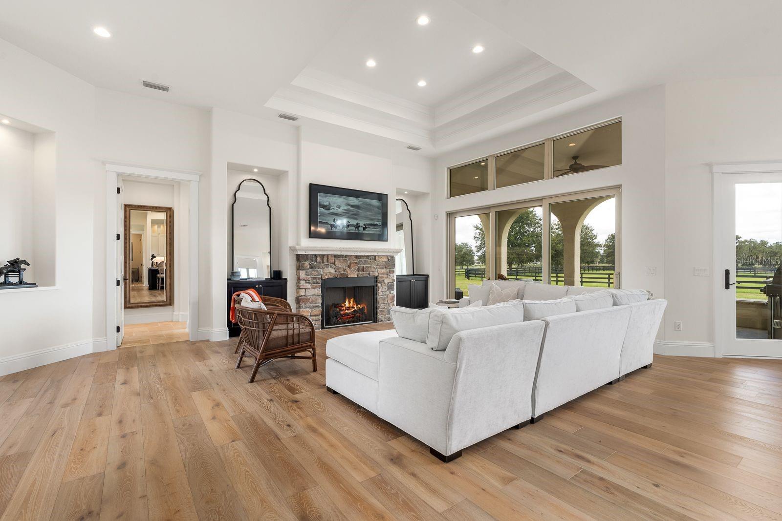 BEL LAGO - Residential