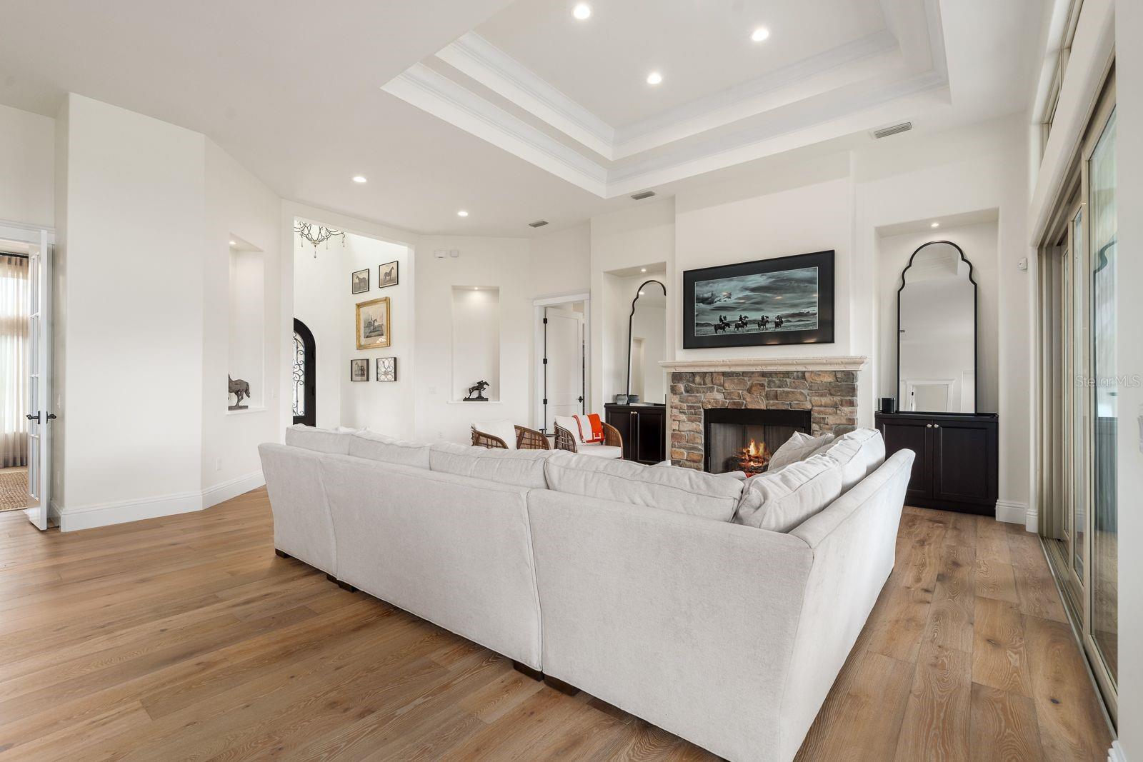 BEL LAGO - Residential