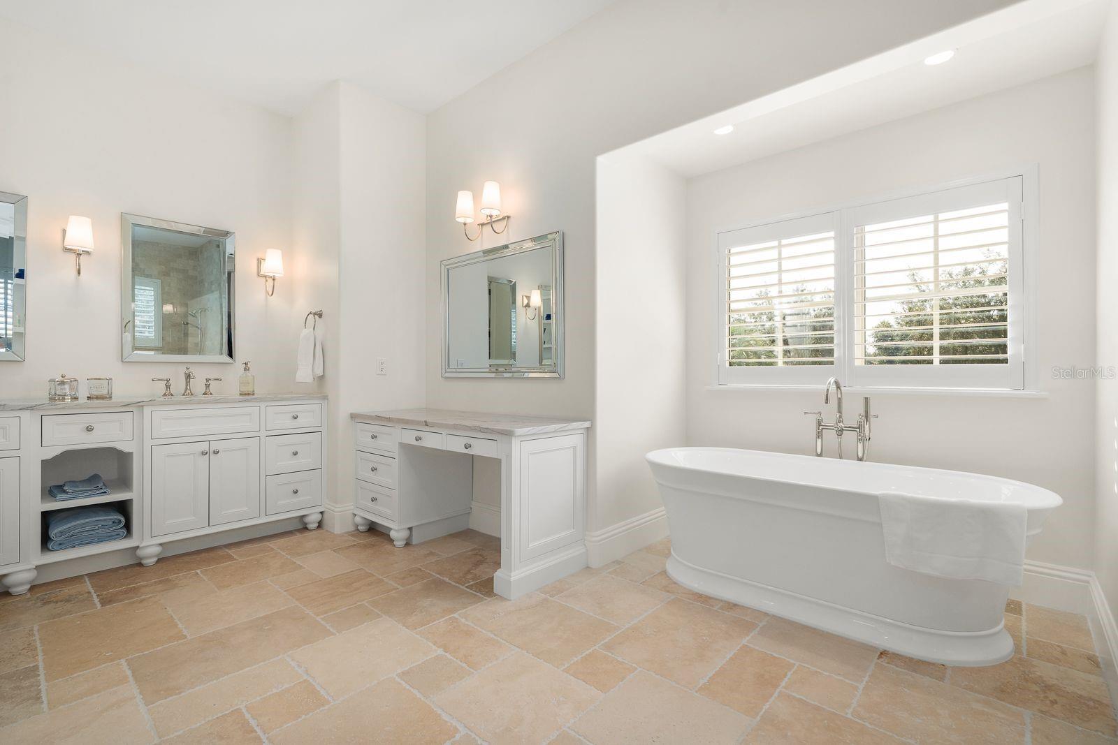 BEL LAGO - Residential