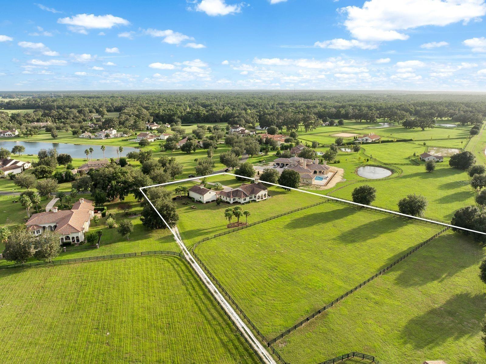 BEL LAGO - Residential