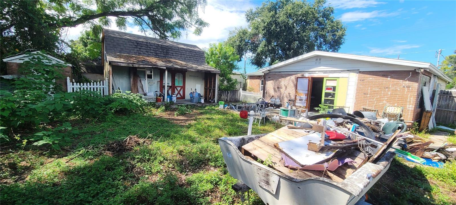 210 W LINEBAUGH AVENUE