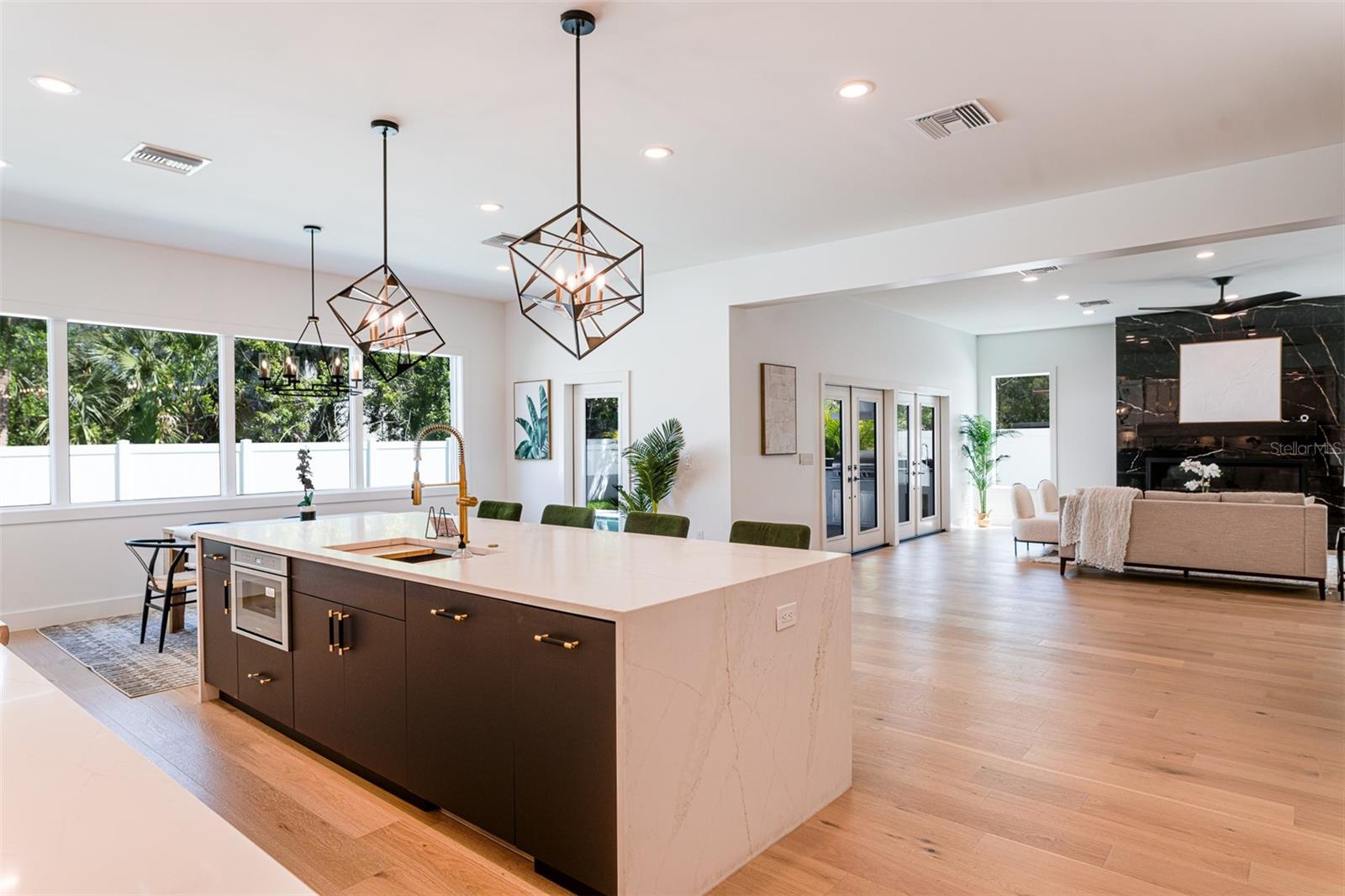 MARYLAND MANOR REV - Residential