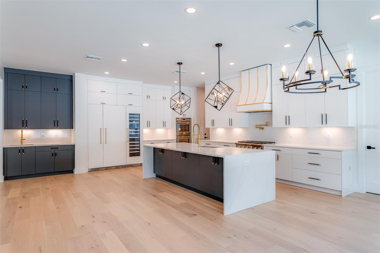 MARYLAND MANOR REV - Residential