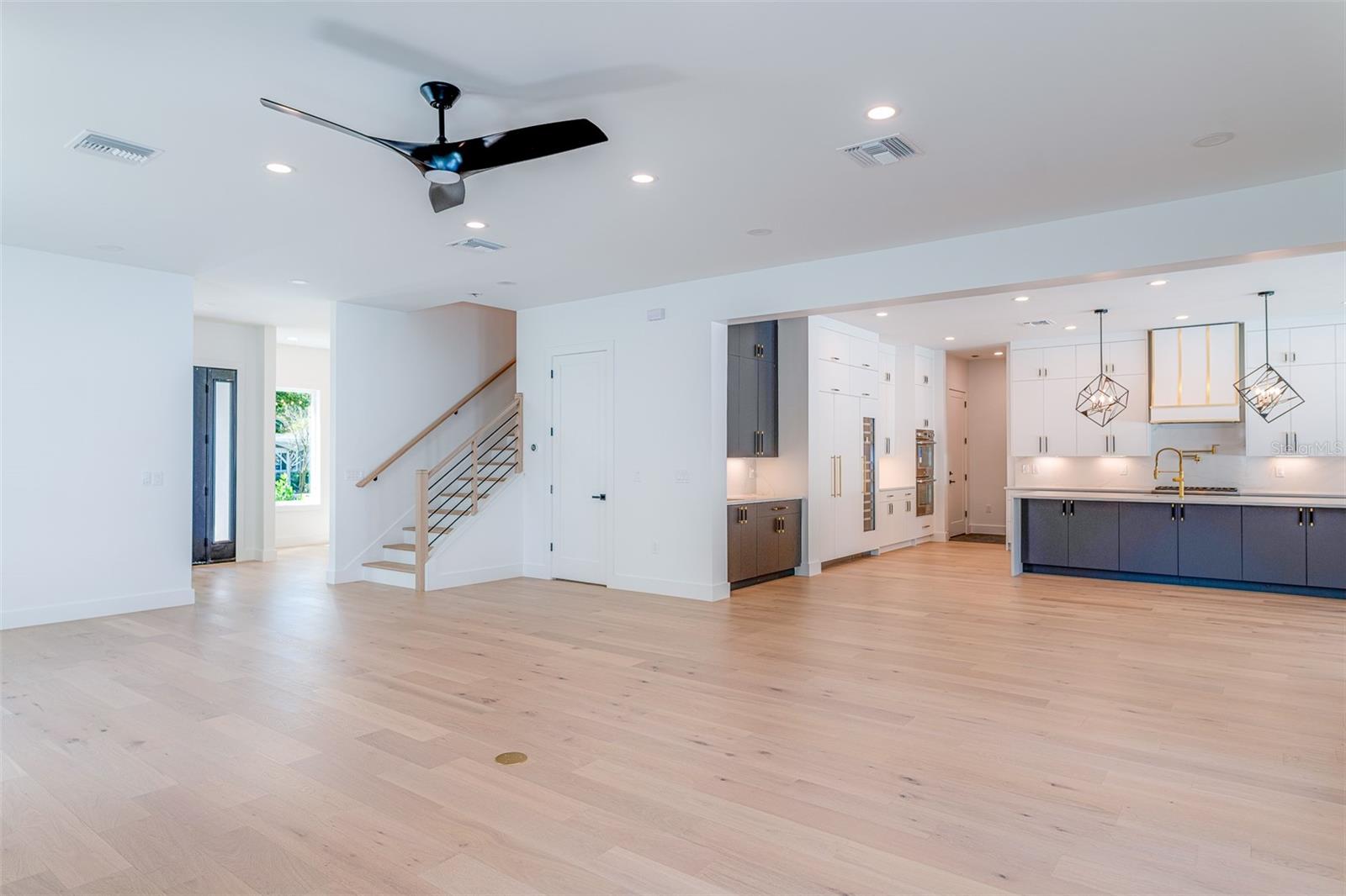 MARYLAND MANOR REV - Residential