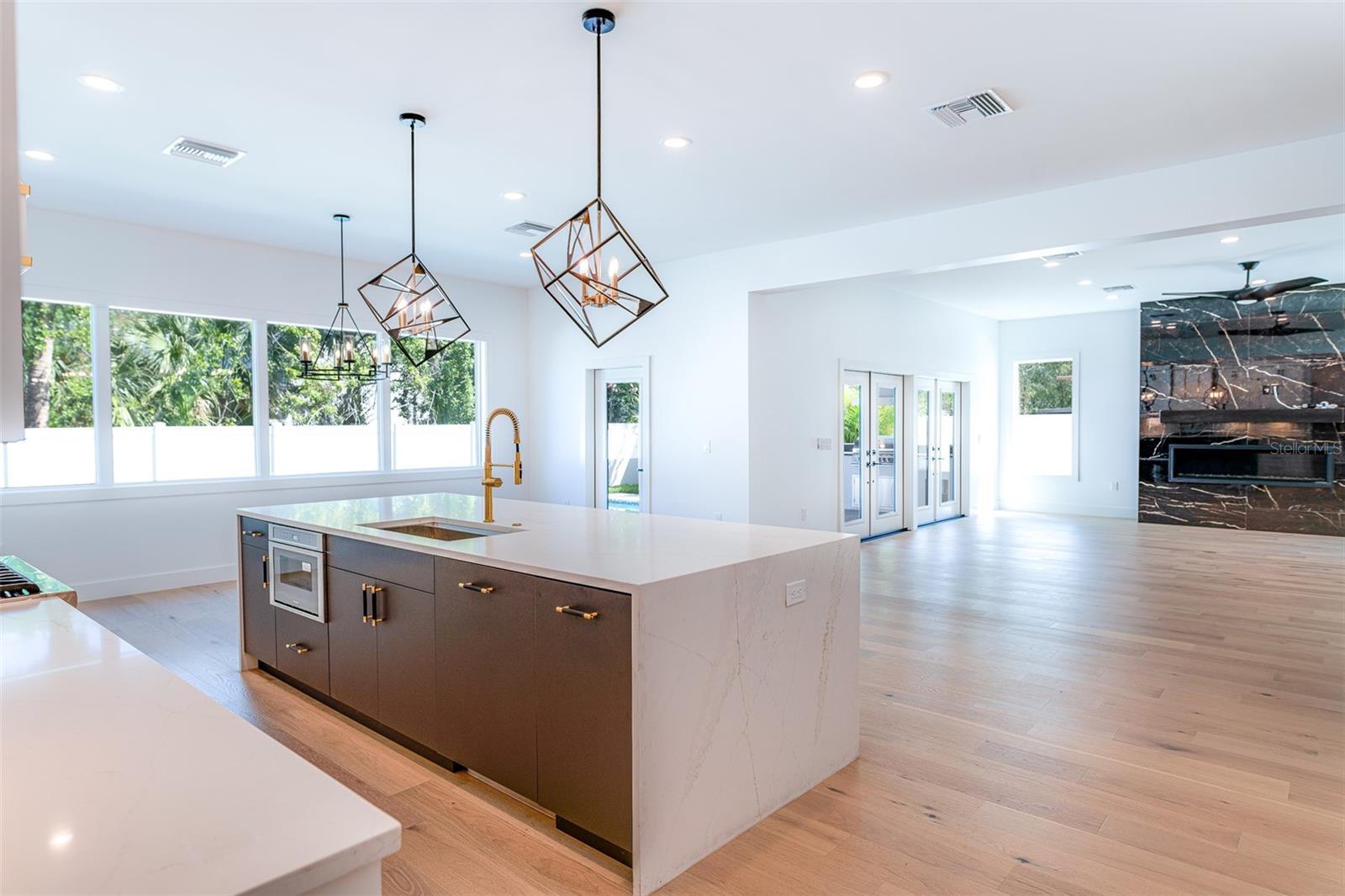 MARYLAND MANOR REV - Residential