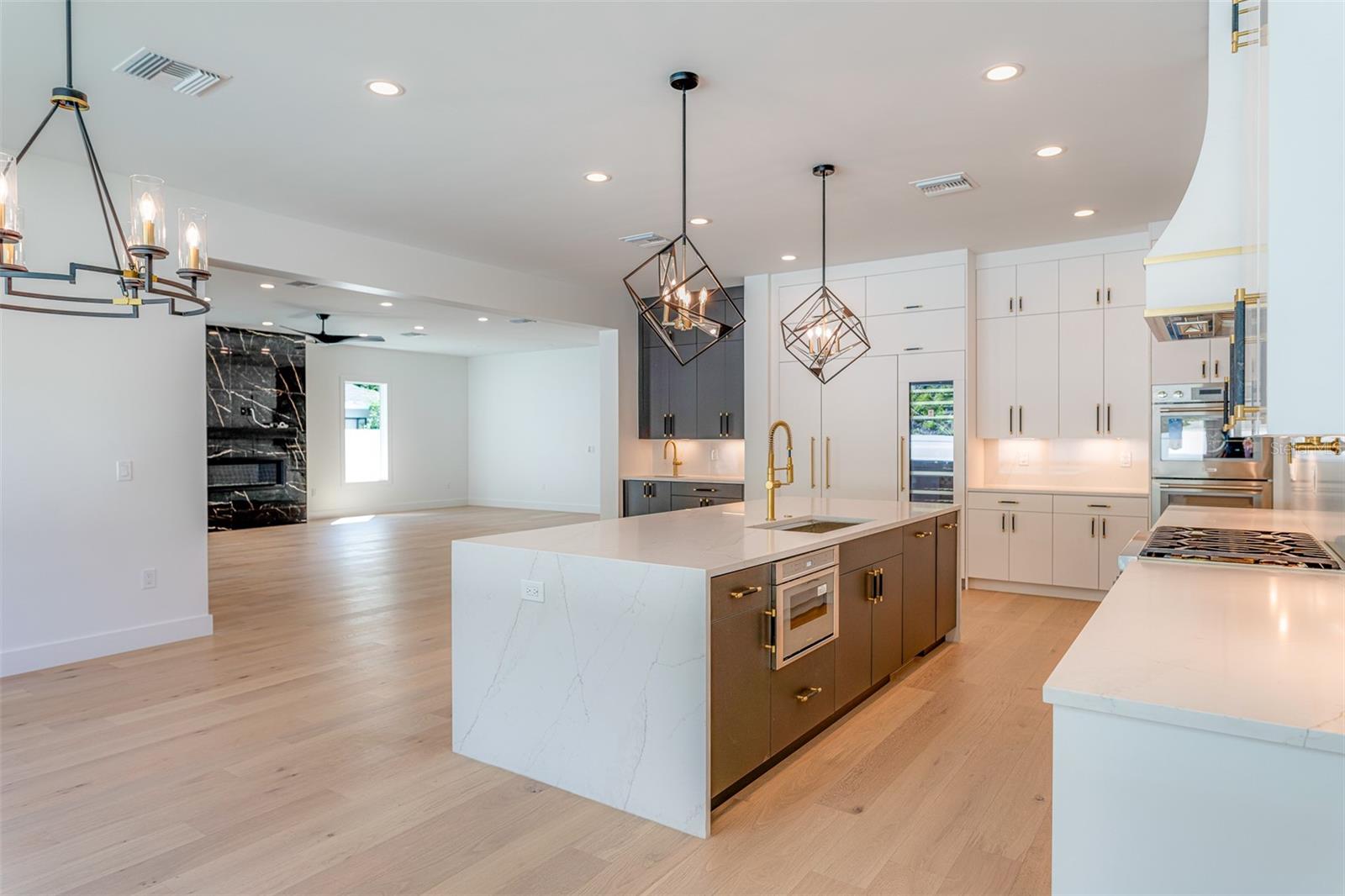 MARYLAND MANOR REV - Residential