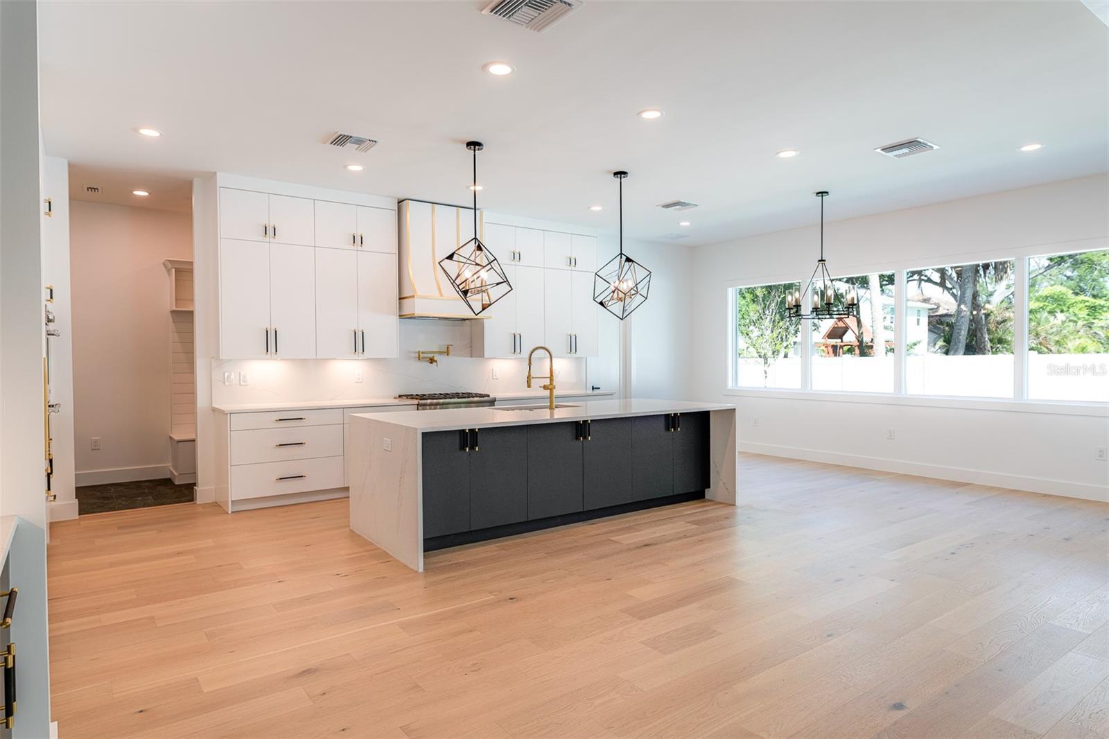 MARYLAND MANOR REV - Residential