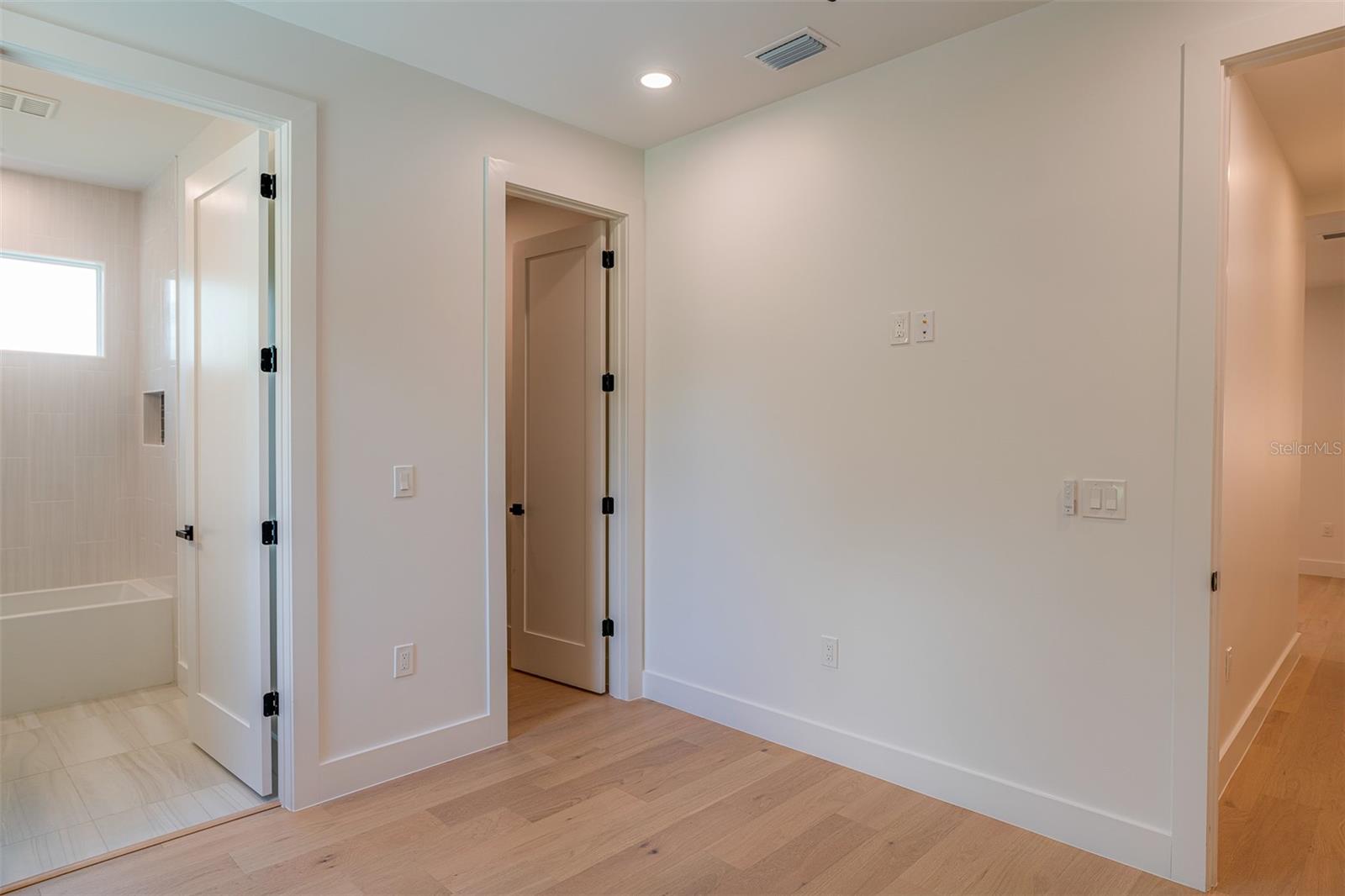 MARYLAND MANOR REV - Residential