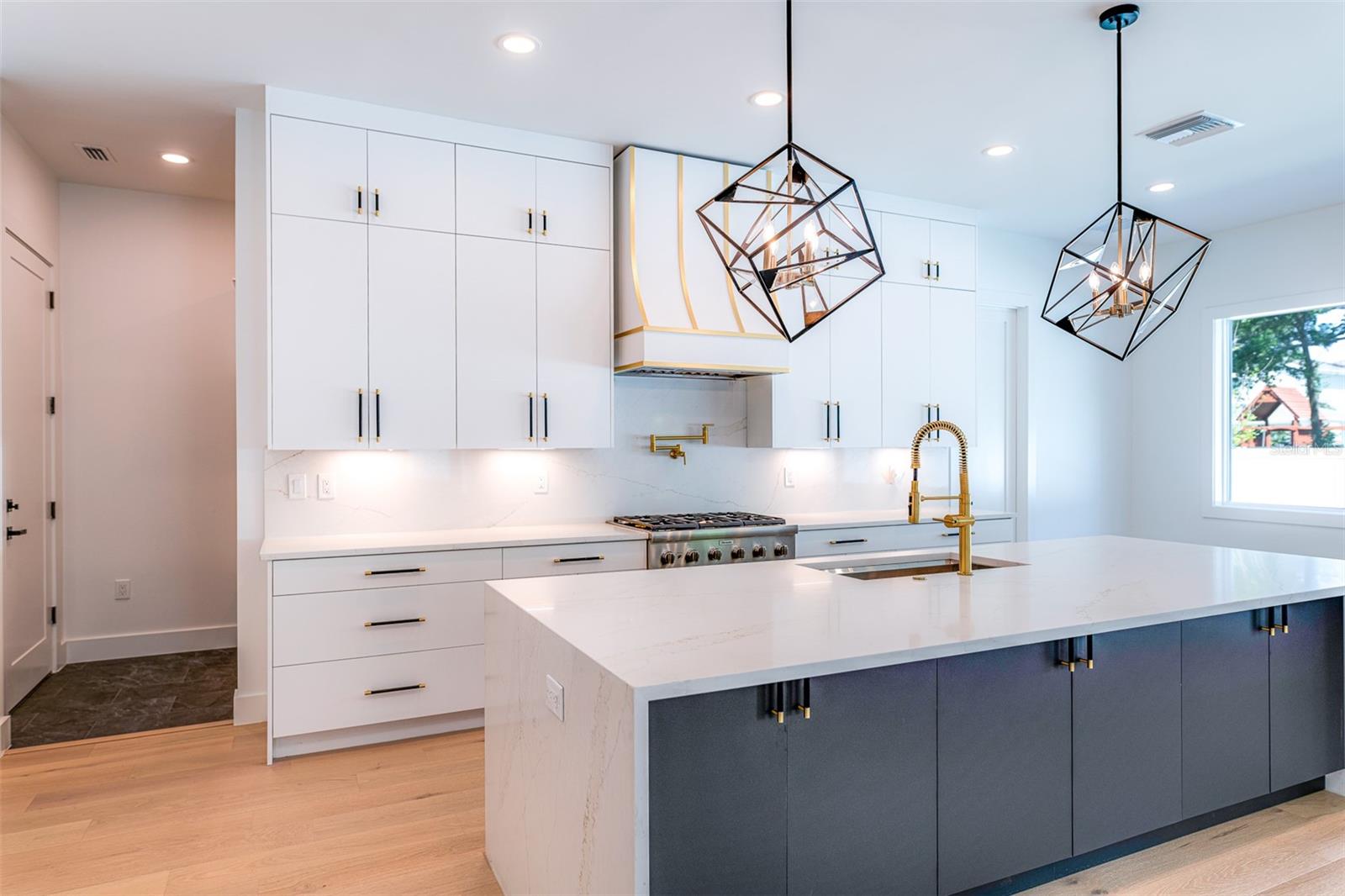 MARYLAND MANOR REV - Residential