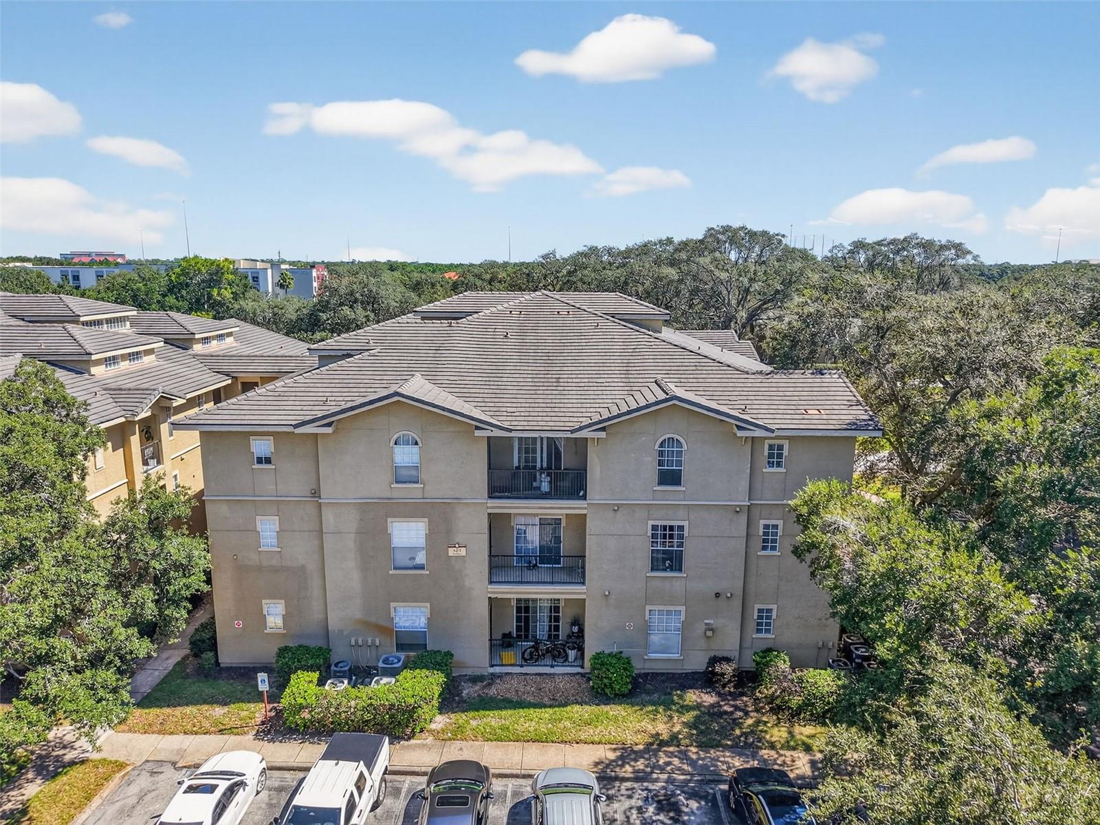 NOTTING HILL A CONDO - Residential