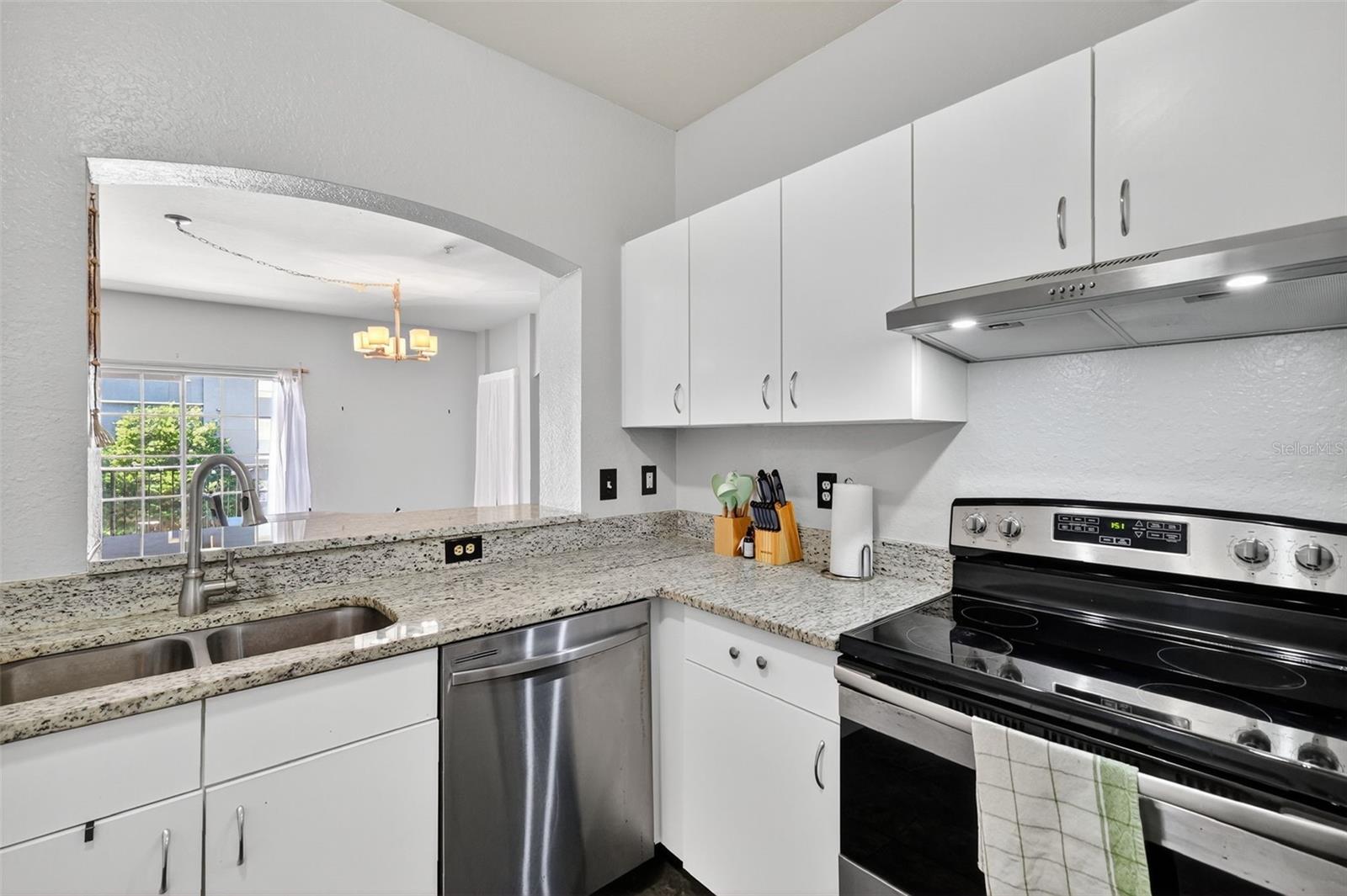 NOTTING HILL A CONDO - Residential