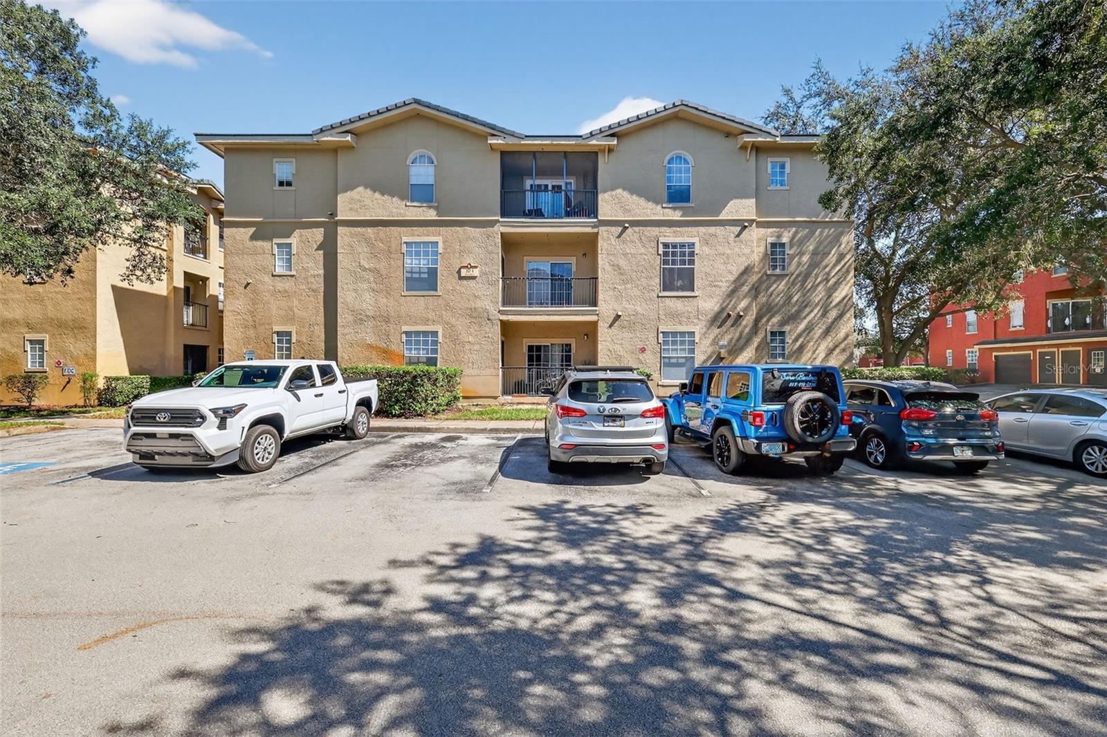 NOTTING HILL A CONDO - Residential