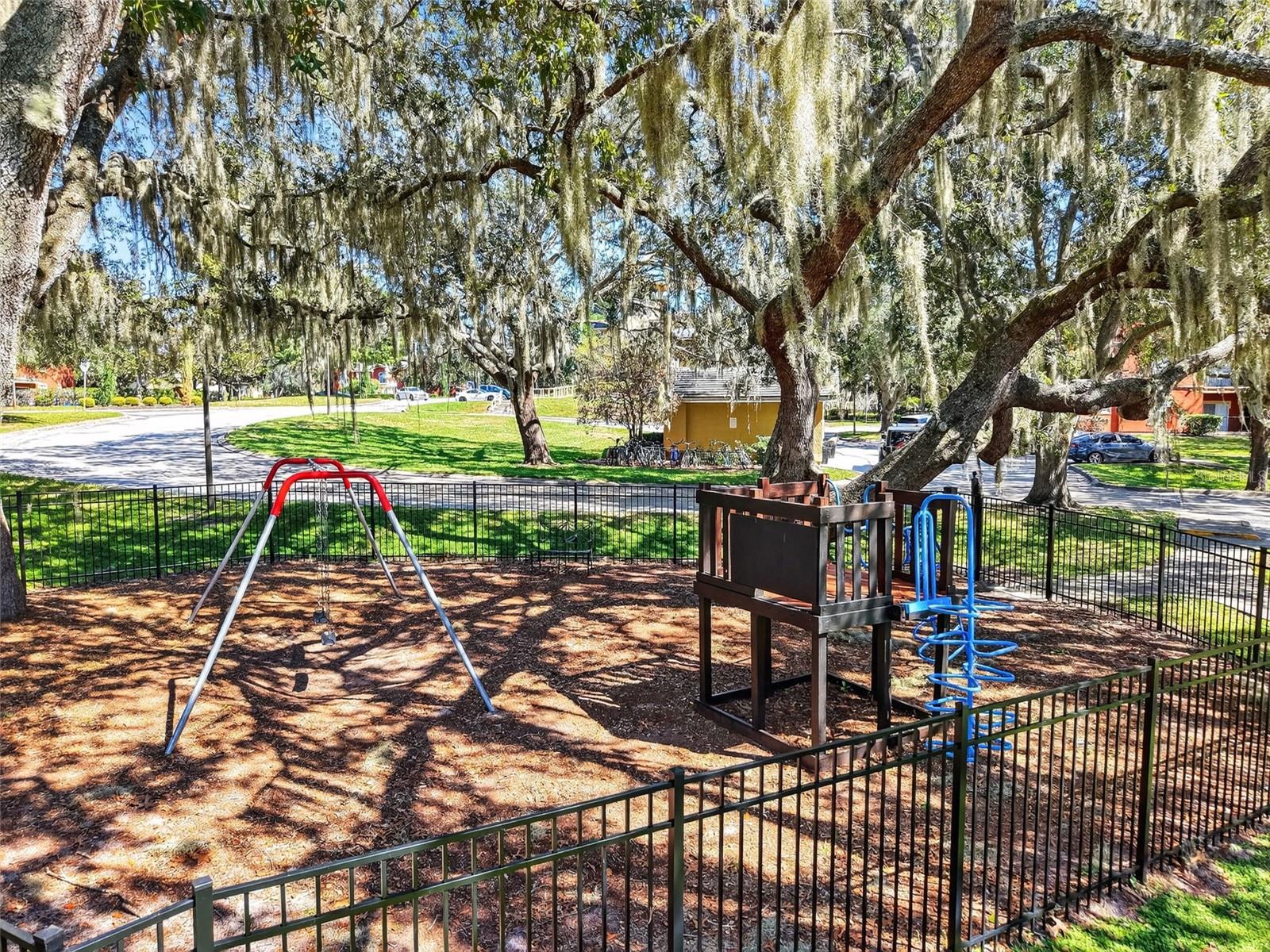 NOTTING HILL A CONDO - Residential