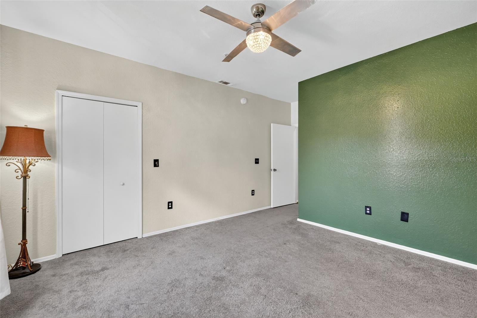 NOTTING HILL A CONDO - Residential