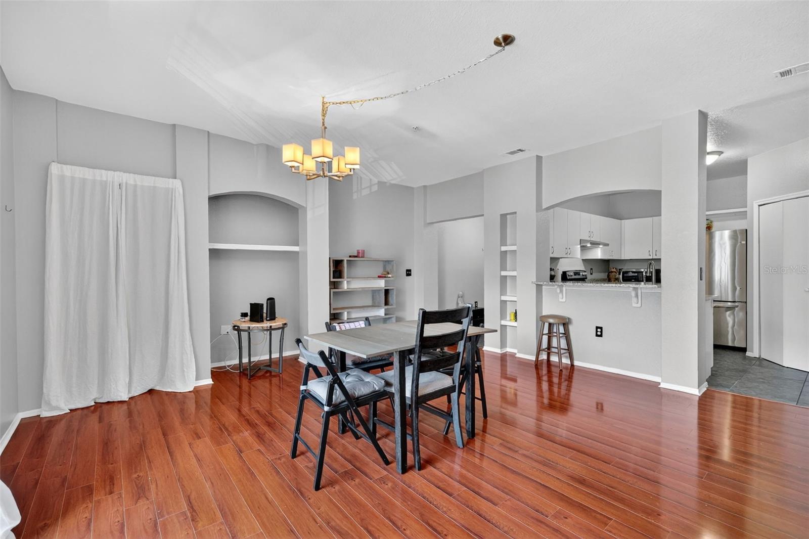 NOTTING HILL A CONDO - Residential