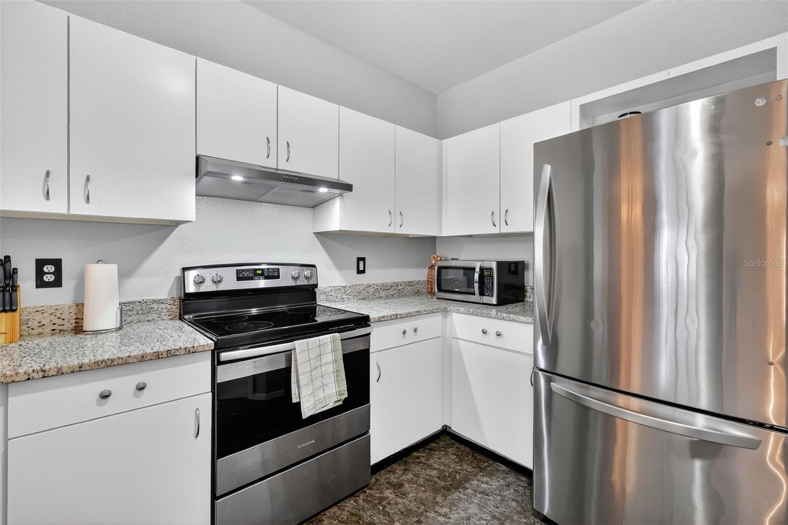 NOTTING HILL A CONDO - Residential