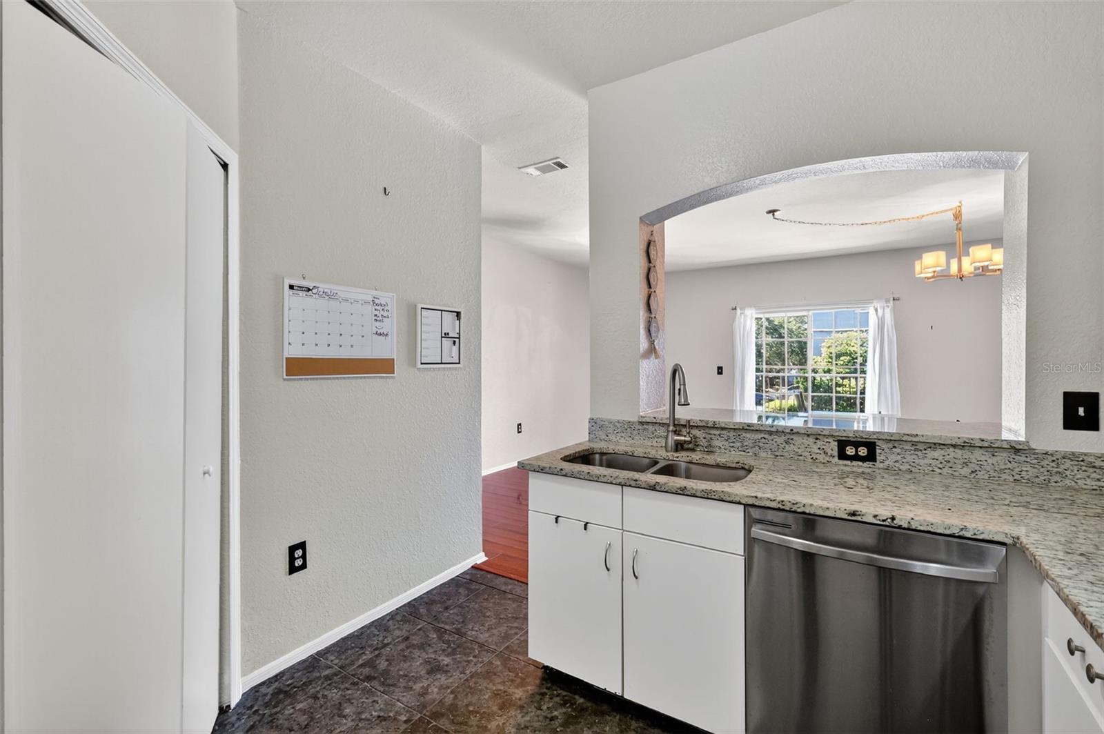 NOTTING HILL A CONDO - Residential