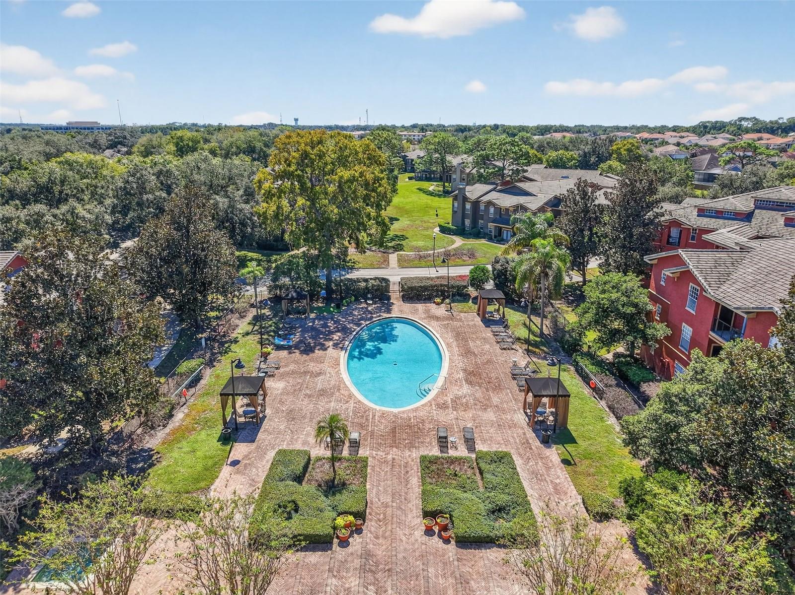 NOTTING HILL A CONDO - Residential