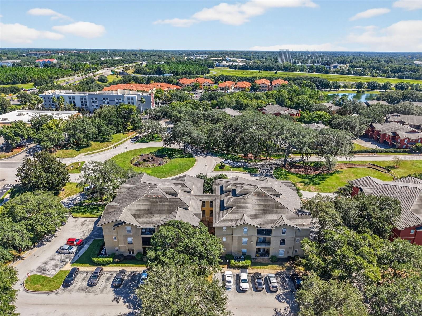 NOTTING HILL A CONDO - Residential