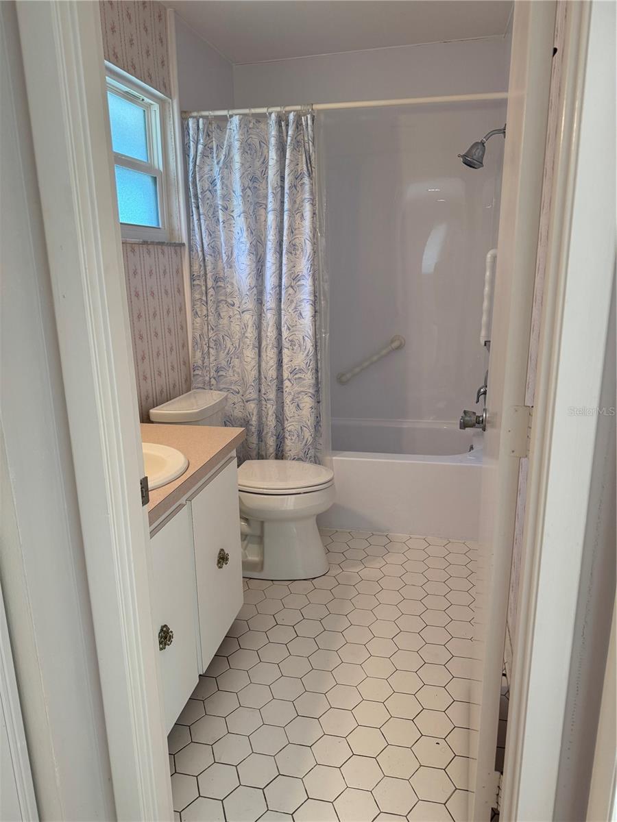 GLEN OAKS RIDGE VILLAS 2 - Residential