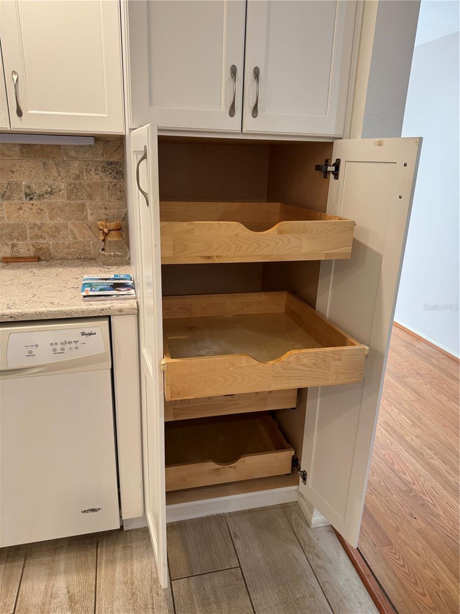 3957 LAKESIDE WAY 143