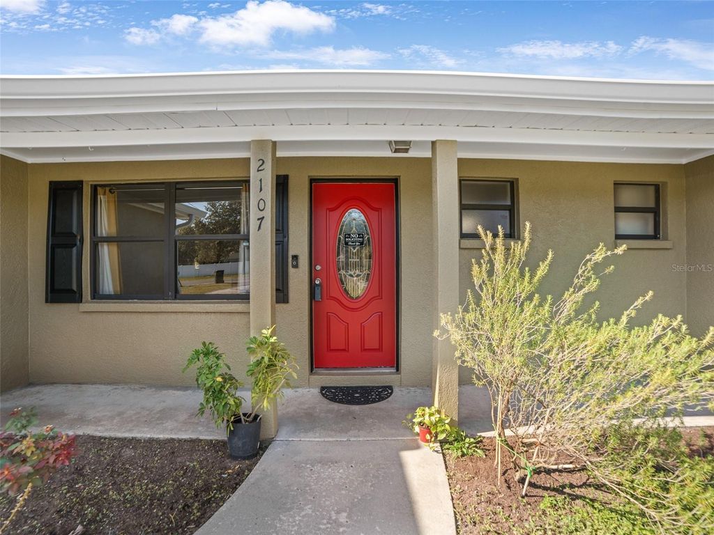 Photo of 2107 E Lumsden Avenue, Valrico, FL 33594 (MLS # TB8405427)