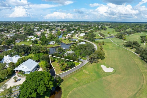 Photo of 423 Magellan Drive, Sarasota, FL 34243 (MLS # A4710564)