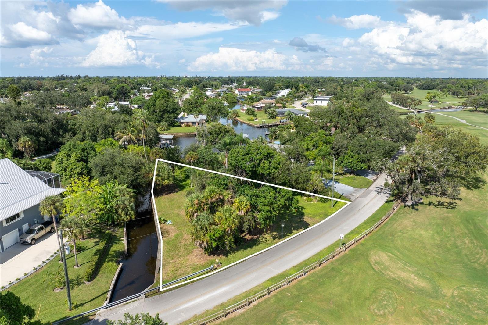 423 MAGELLAN DRIVE, SARASOTA, FL, 34243 3 423 MAGELLAN DRIVE
