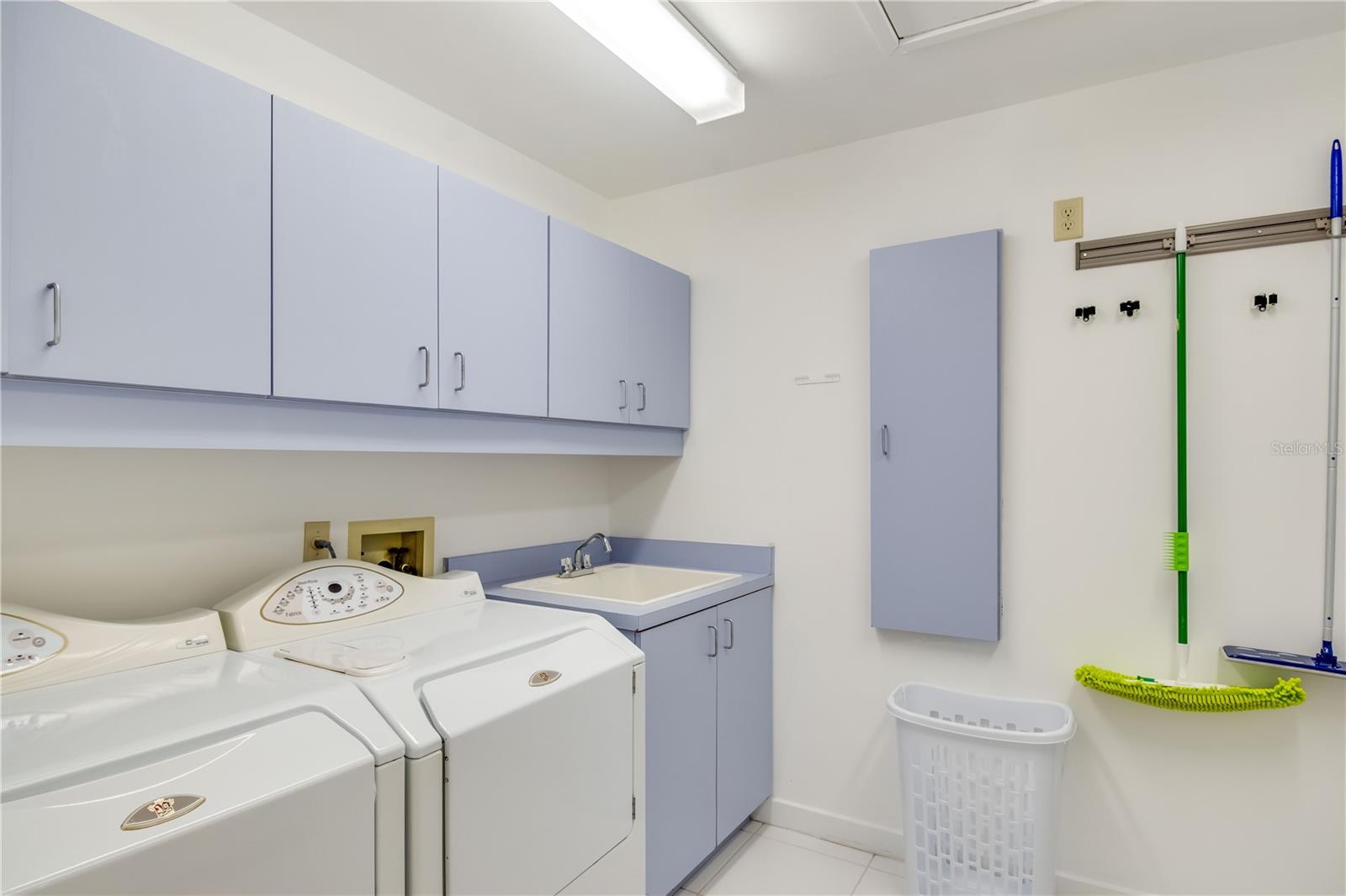 SUMMIT 02 - Residential Lease