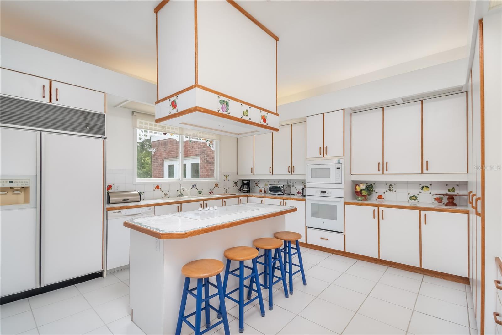 SUMMIT 02 - Residential Lease