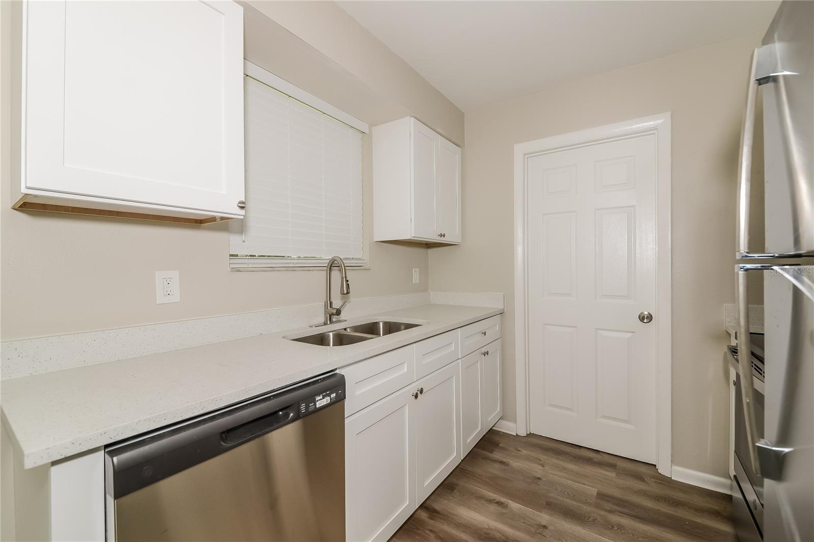 SUNNY LAKES ESTATES - Residential Lease