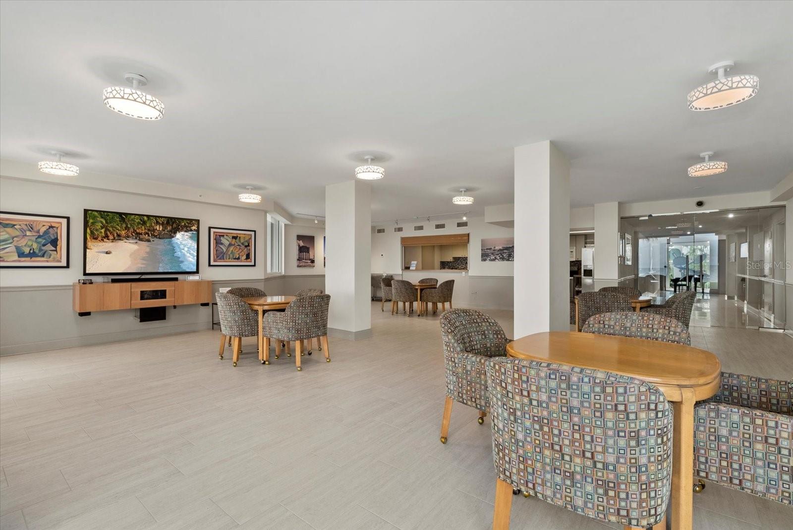 PRIVATEER SOUTH - Residential Lease