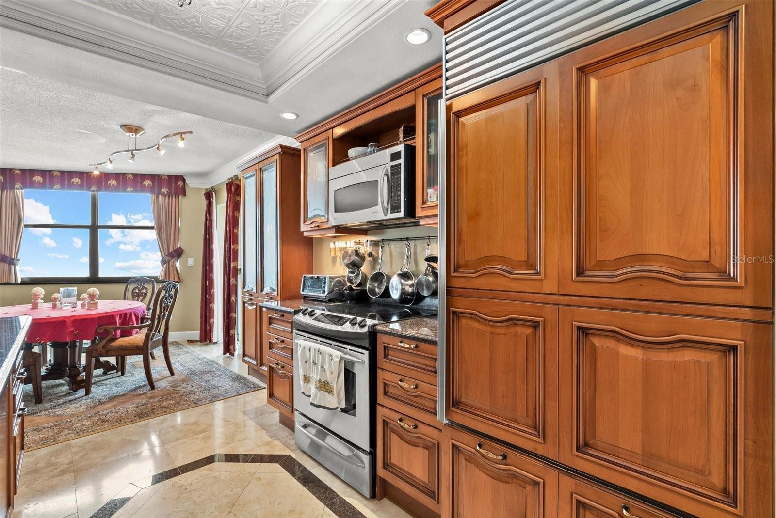 PRIVATEER SOUTH - Residential Lease