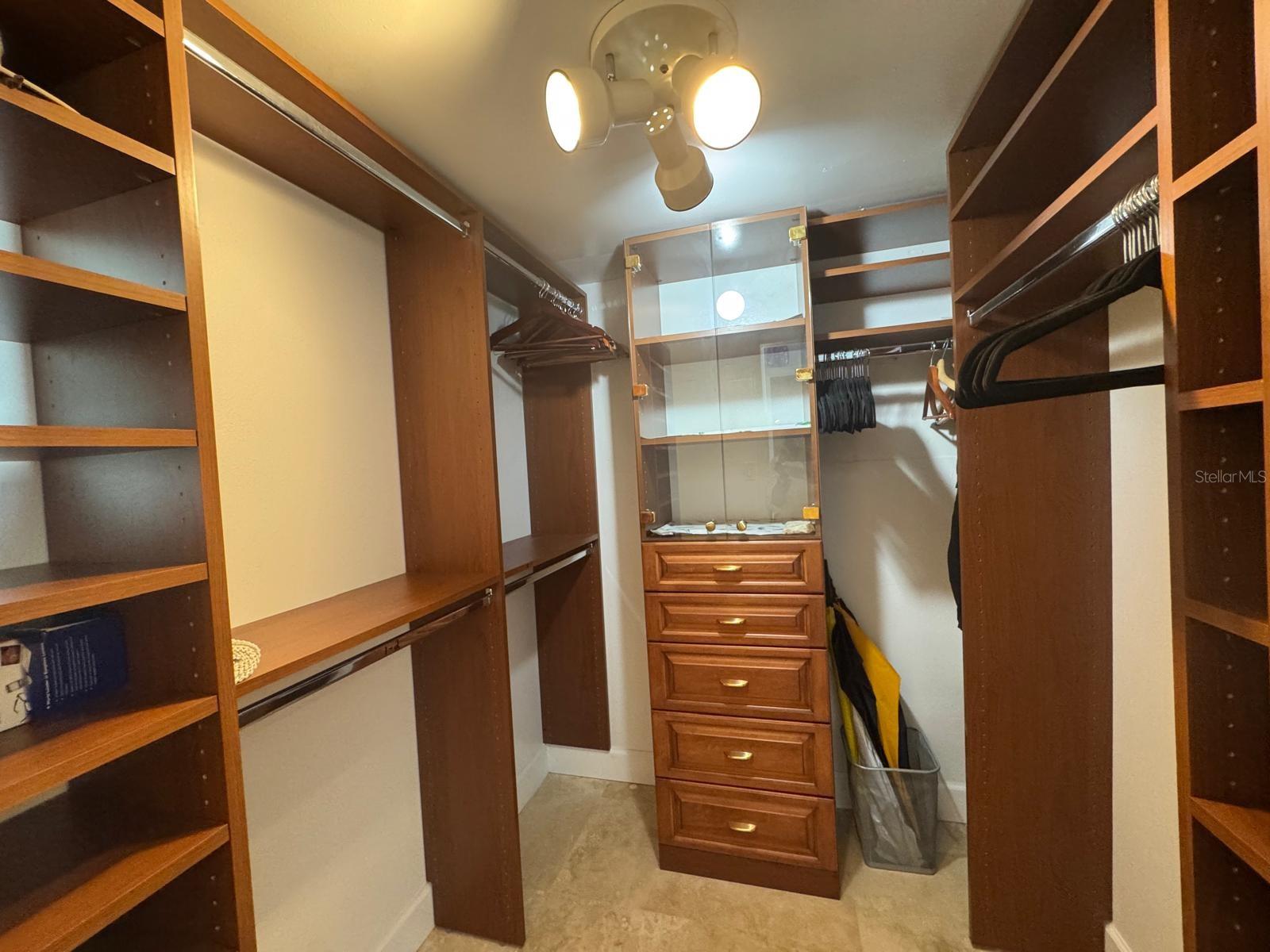 PRIVATEER SOUTH - Residential Lease