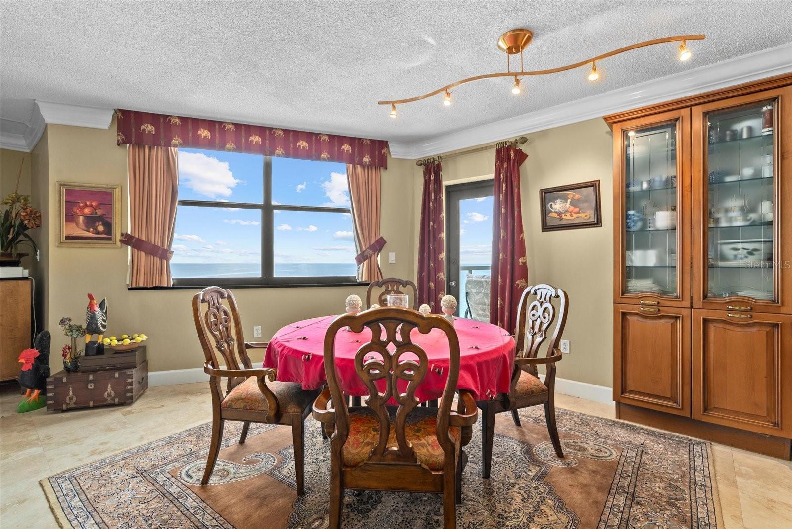 PRIVATEER SOUTH - Residential Lease